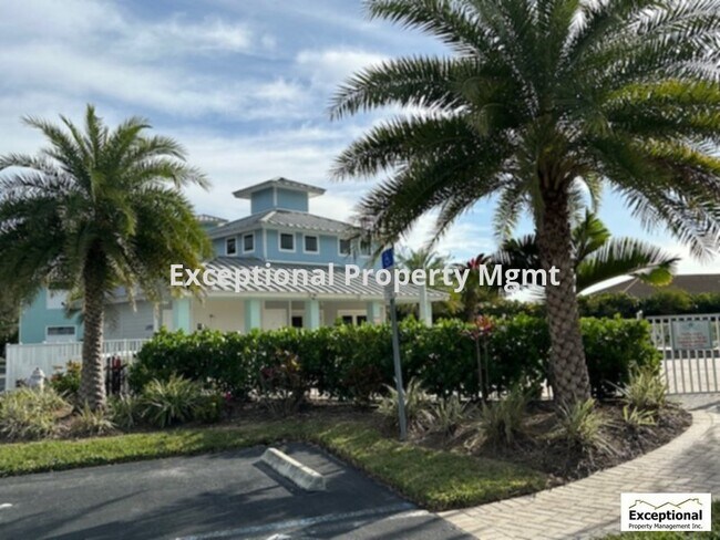 Foto del edificio - First Month Free! 2 Bedroom 2 bath Convenient Location! WATER INCLUDED!!