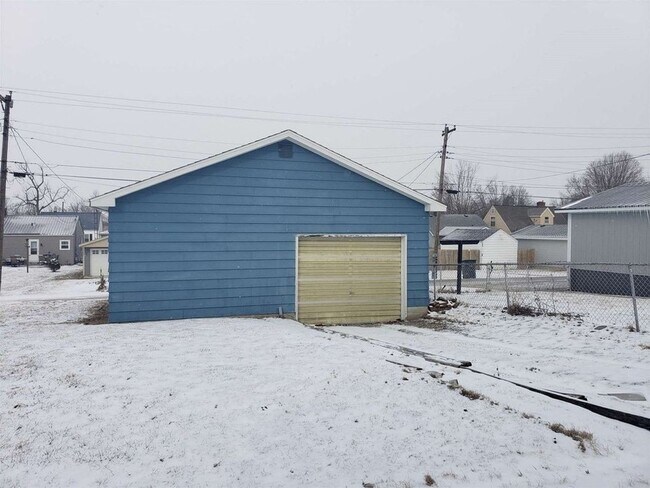 Building Photo - 2 bedroom 1 bath