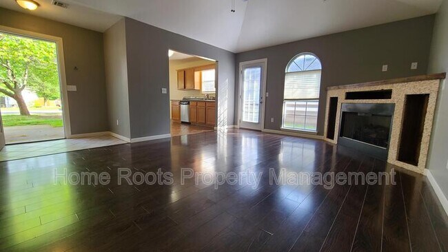 Building Photo - 1606 Cresent St