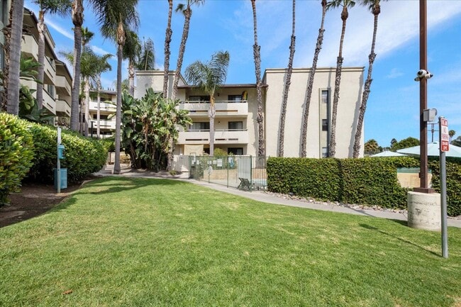 Building Photo - 5885 El Cajon Blvd
