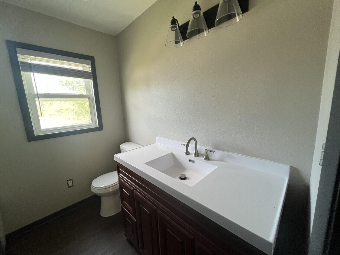 1203 W 10th St, Cedar Falls, IA 50613 House Rental in Cedar Falls, IA