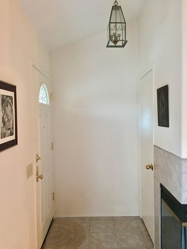 Building Photo - 2 br, 2.5 bath House - 4020 Porte De Palma...