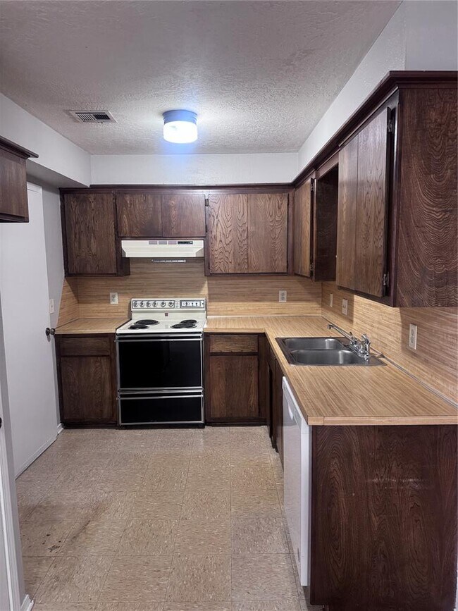 Foto del edificio - 205 Barrett Pl