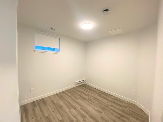 Photo du bâtiment - 9905 151 St NW