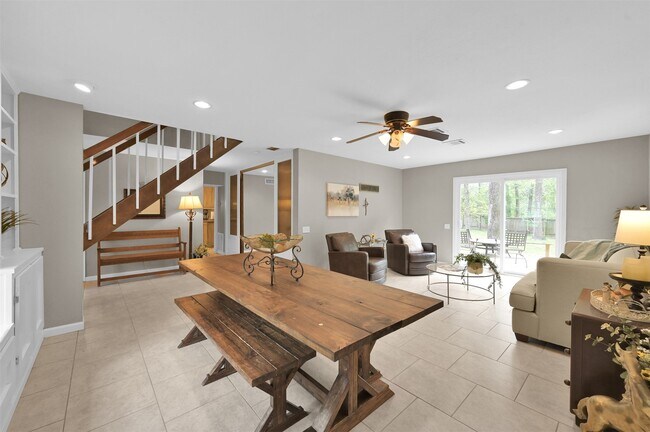 Foto del edificio - 11111 Meadow Rue St