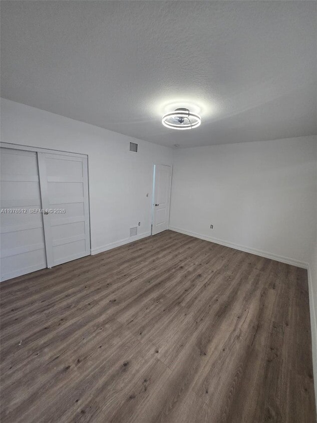 Foto del edificio - 1701 N Treasure Dr