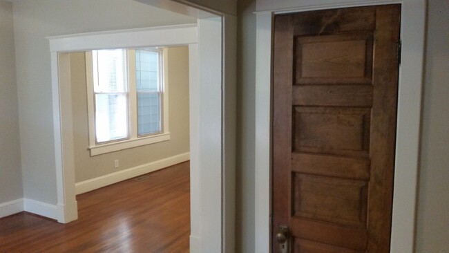 Building Photo - 4308 Colonial Ave