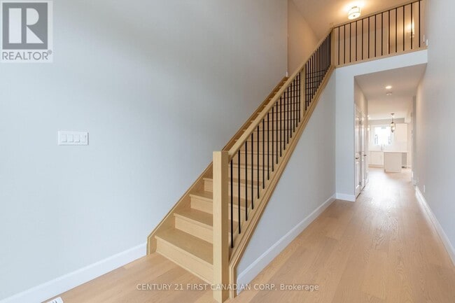 Building Photo - 6453 Royal Magnolia Ave