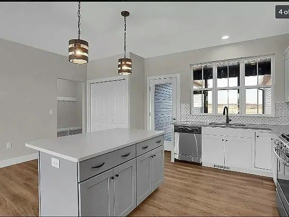 Building Photo - 121 Despina Dr