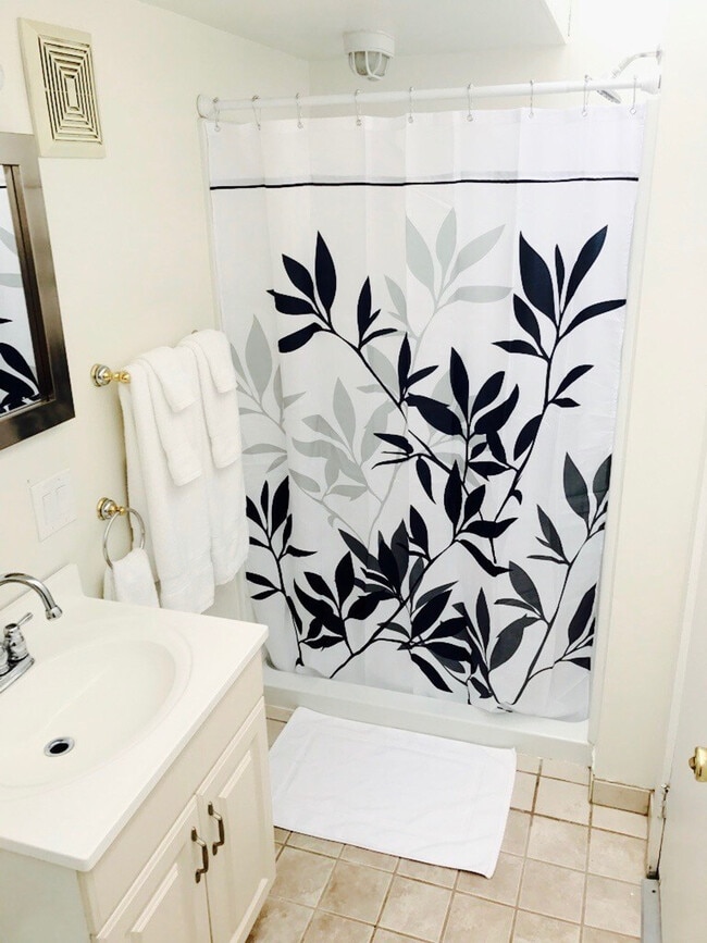 Building Photo - 2900 Champa St