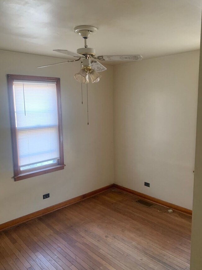 Foto del edificio - 630 N Stephens Ave