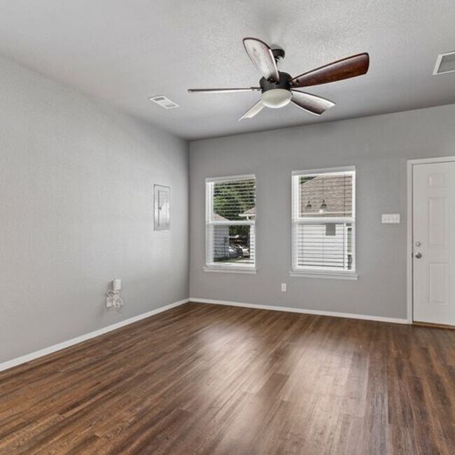 Foto del edificio - 427 Jannie St