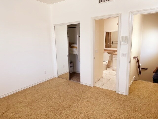Foto del edificio - 6117 Deerhill Rd