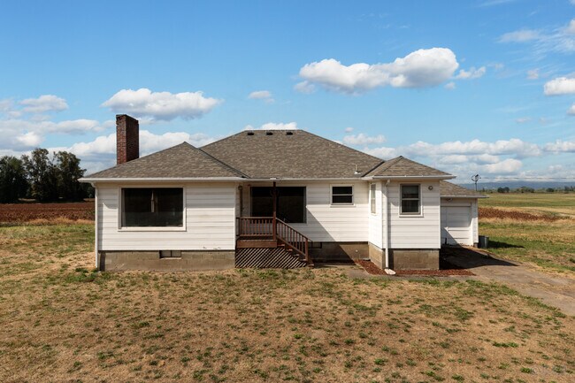 Foto del edificio - 33491 NW Reeder Rd