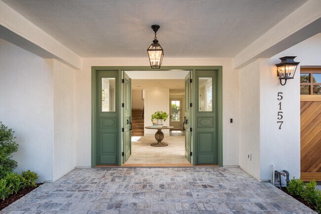 Foto del edificio - 5157 Gordon Ln