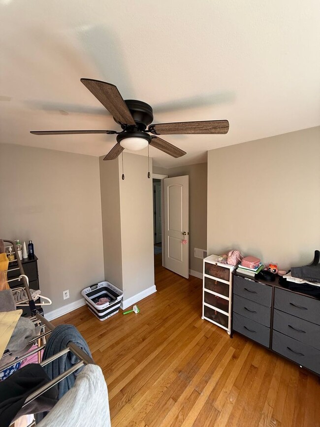 Foto del edificio - Charming 3-Bedroom Home in Whitefish Bay