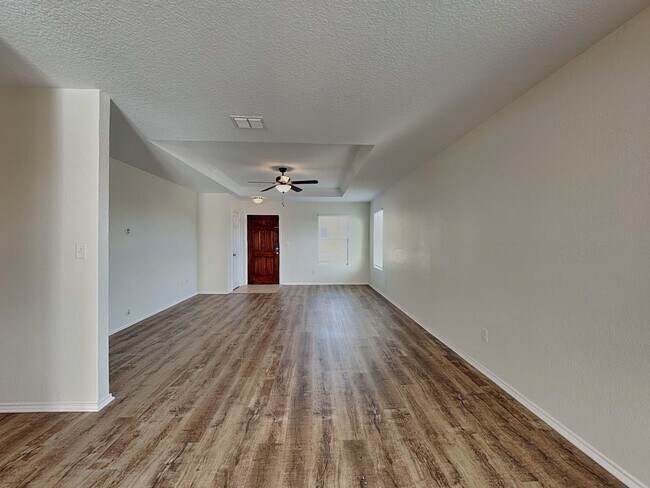 Building Photo - 27305 Paraiso Manor