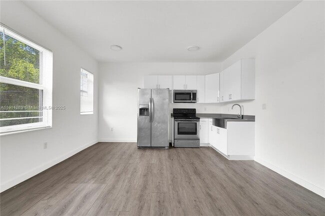 Foto del edificio - 402 NW 12th Ave