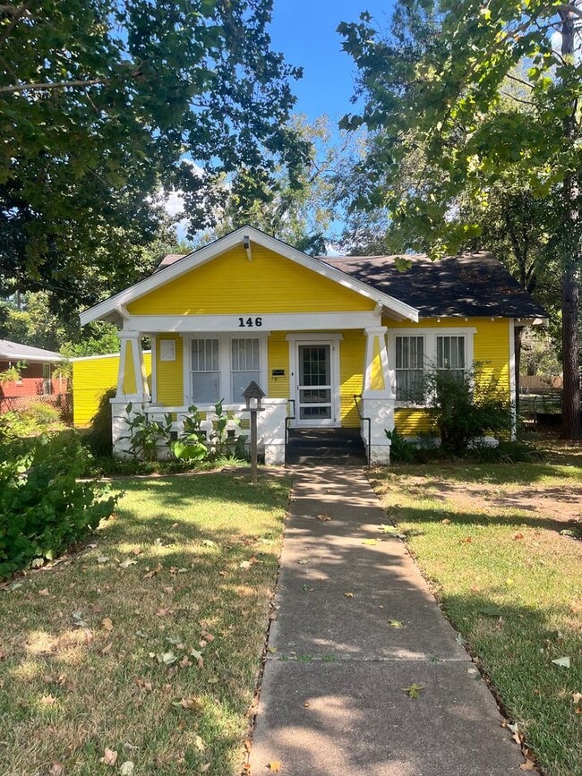 Building Photo - 146 Walker Ave