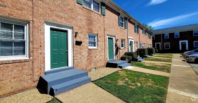 Building Photo - 2619 Wayside Dr