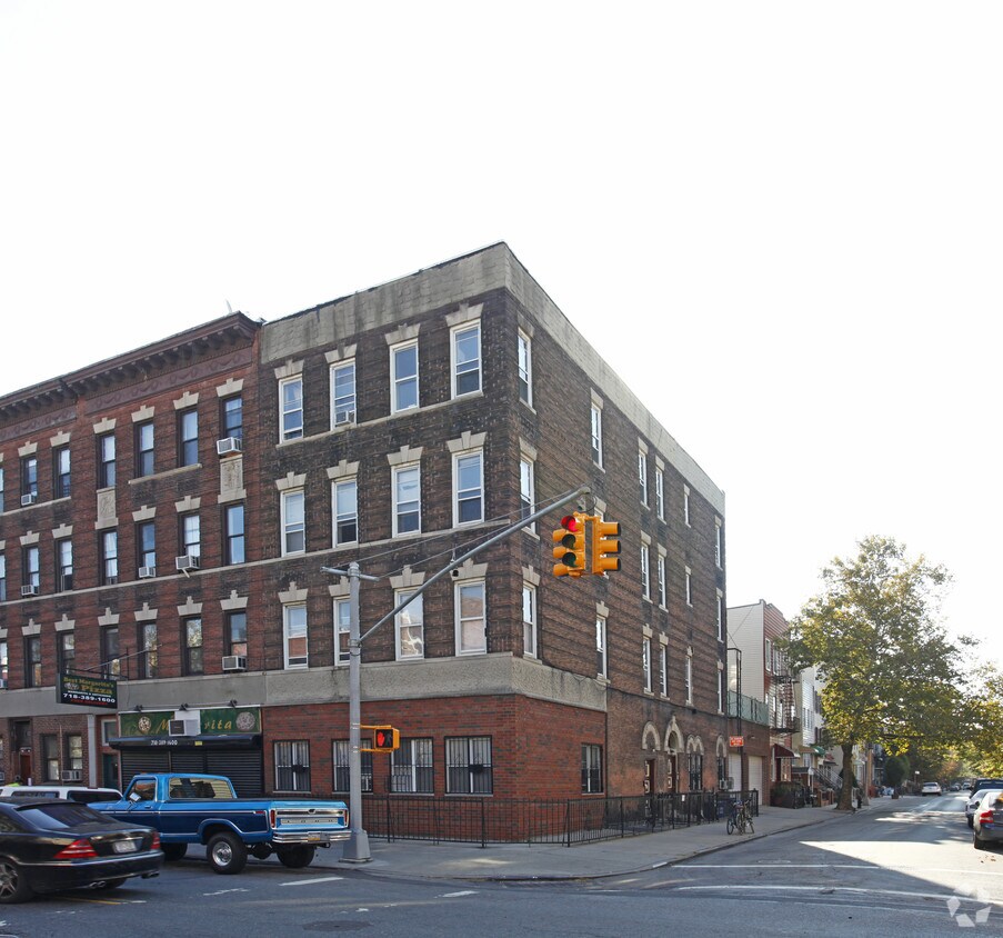 Primary Photo - 170 Norman Ave