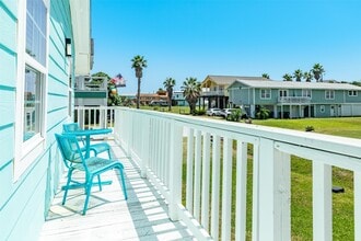 Building Photo - 4015 Oleander Dr