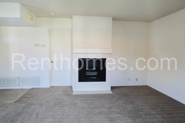 Building Photo - 10646 Aderman Ave