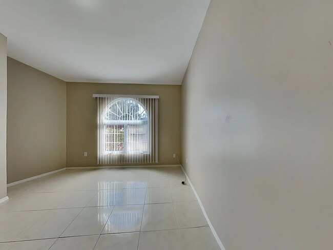 Foto del edificio - 2203 Curtis Dr N