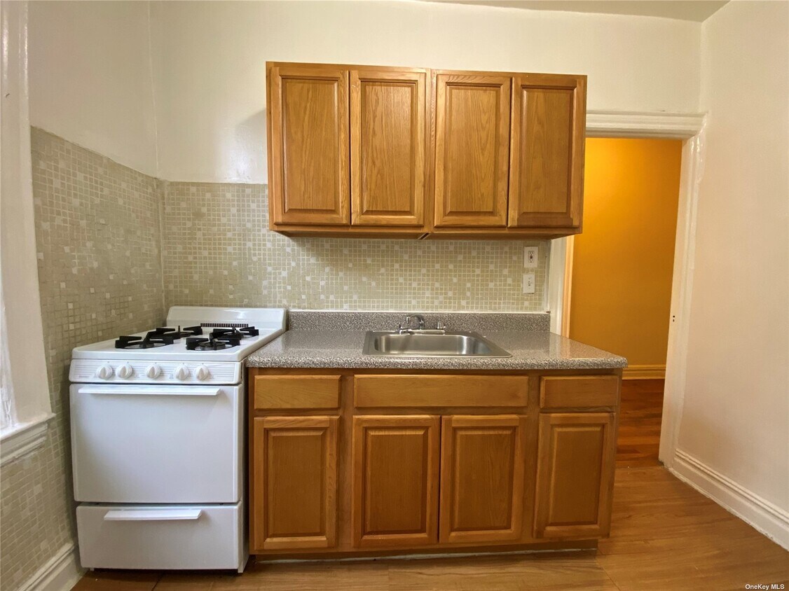 Foto principal - 34-30 28th St