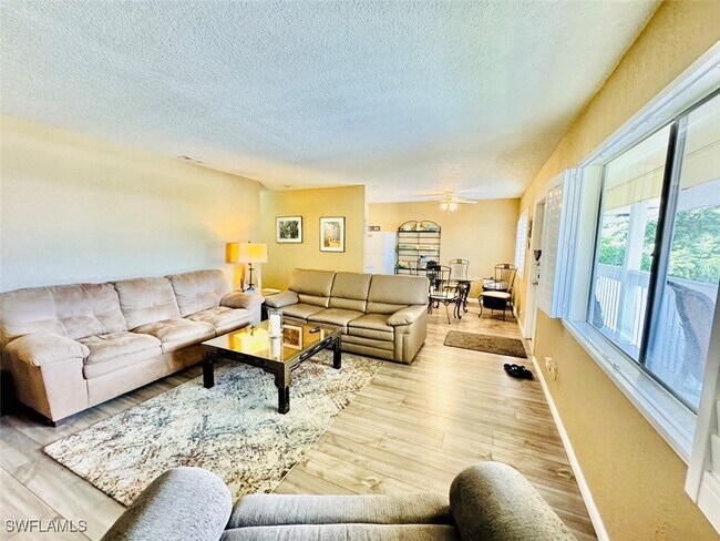 Foto del edificio - 4631 Bayshore Dr