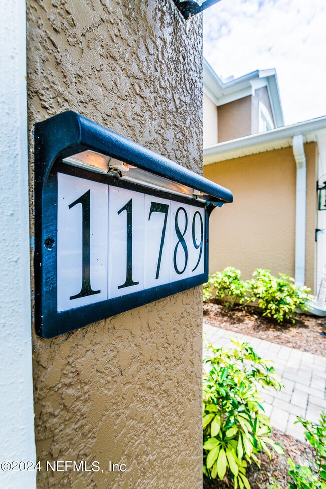 Building Photo - 11789 Surfbird Cir