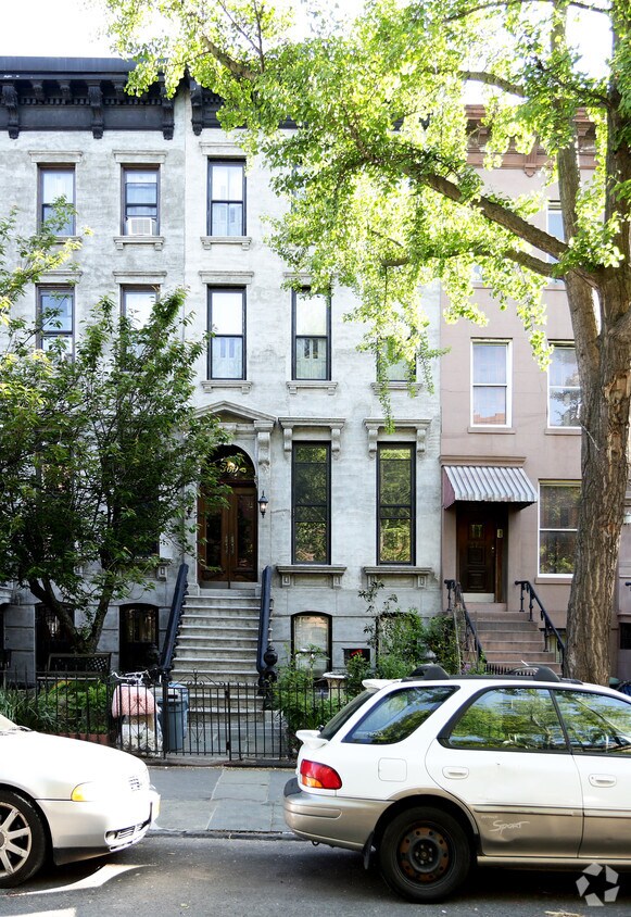 Primary Photo - 369 Union St