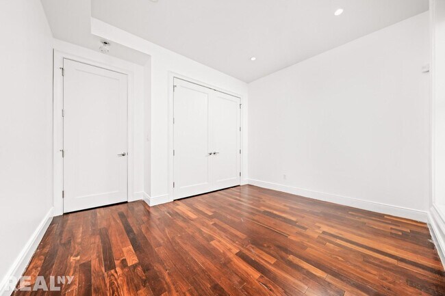 Foto del edificio - 130 W 123rd St