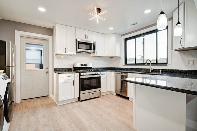 Photo - 2525 W Haddon Ave Apartment