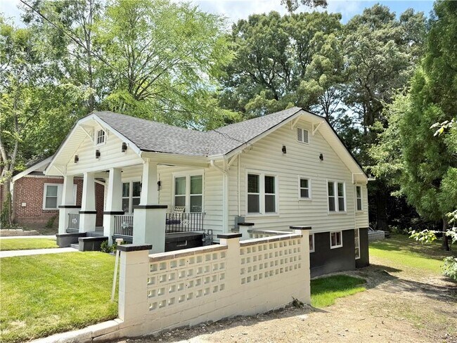 Foto del edificio - 2194 Bolton Rd NW