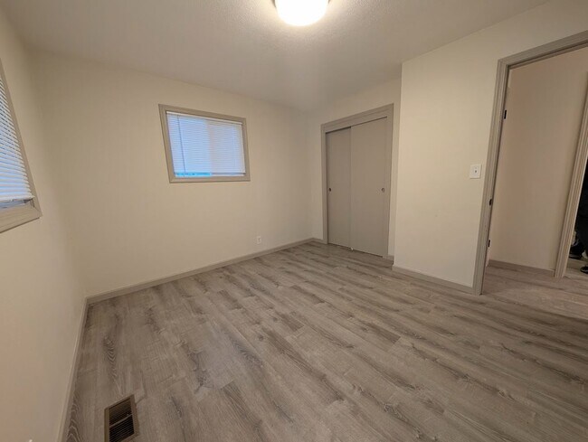 Foto del edificio - Fantastic 3 Bedroom Clarkston House with Fenced Backyard