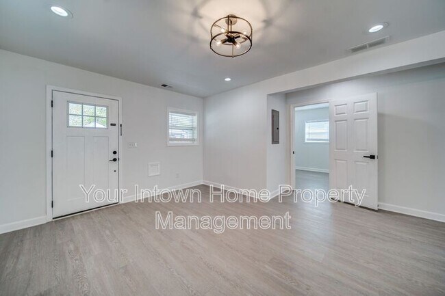 Foto del edificio - 1047 Grant Way SE