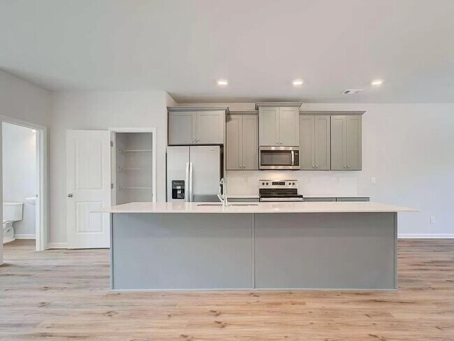 Building Photo - New 4 Bedroom Townhome in Atlanta - FIRST ...