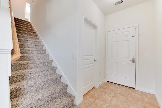 Foto del edificio - 16503 Mandate Dr