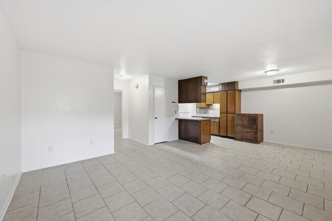 Building Photo - 801 W Gibson St