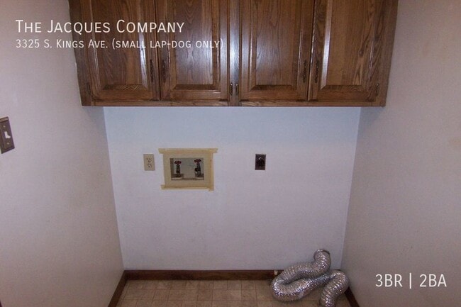Building Photo - Very Nice Clean 3 Bedroom 2 Bath in Great ...