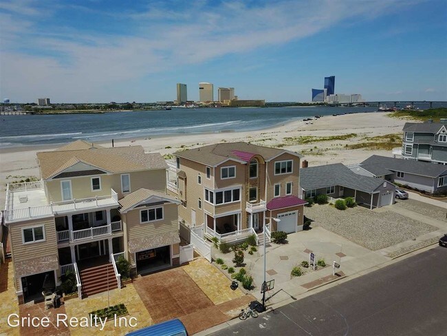 Building Photo - Studio, 4.5 bath House - 40 Ocean Drive West