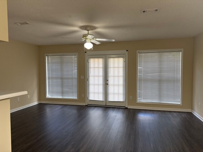 Building Photo - 115 Woodberry Dr