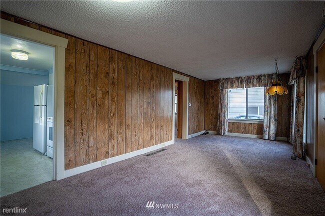 Foto del edificio - 1 br, 1 bath House - 8851 30th Ave SW