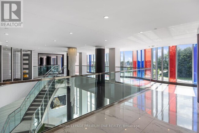 Photo du bâtiment - 9471 Yonge St