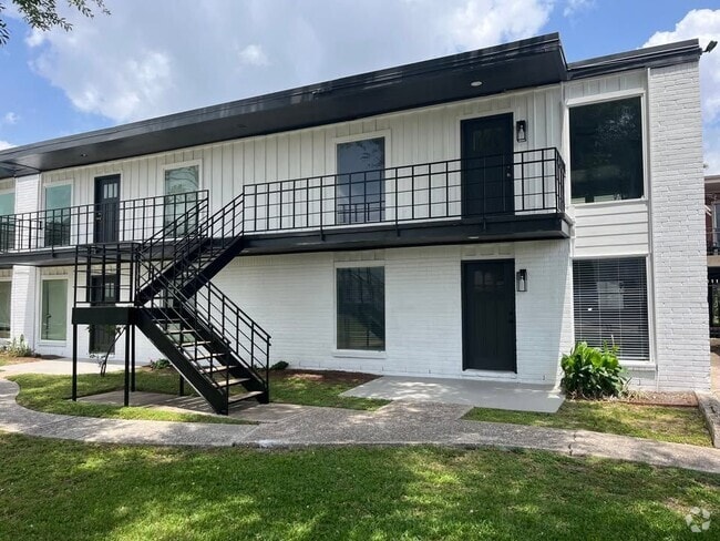 Building Photo - 1701 Johanna Dr