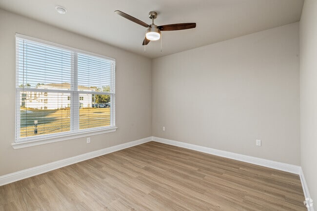 The Cove: 3BR, 2BA- Bedroom - Flats at East Bay