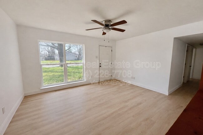 Building Photo - 203 Briscoe Ave