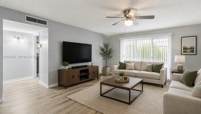 Building Photo - 306 Circle Dr S