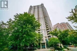 Building Photo - 310 Burnhamthorpe Rd W